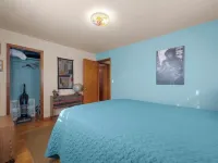 House with fenced yard and easy access to I-70 Hotels in Heath