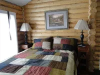 Cabin, 4 Bedrooms + Loft, 4.5 Baths, (Sleeps 8-12) Mountain views with trails