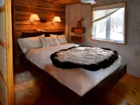 Chalet Sean, peaceful retreat on beautiful mountain brook and walk to river.. Hotels in Sutton