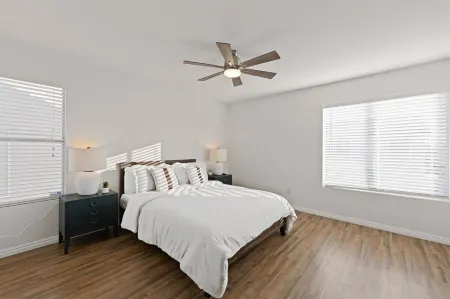 Majestic Pine 4bd/3 bath • Wifi • Pool•BBQ grill Отели рядом с достопримечательностью «Парк Флойд Лам»