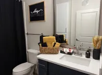 Perfect Location/Walk 2 Baylor/ Minutes away from Downtown/FreeParking /Gym/Pool Hotels in Deep Ellum