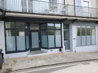 Fabulous large seaside holiday home in North Devon's best village! Hotel in zona Barricane Beach