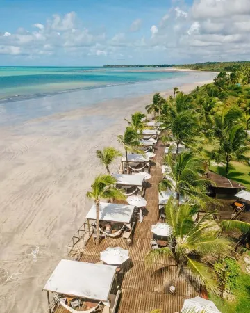 Paradise! High standard house in a seaside condominium. Отели рядом с достопримечательностью «Hibiscus Beach Club»