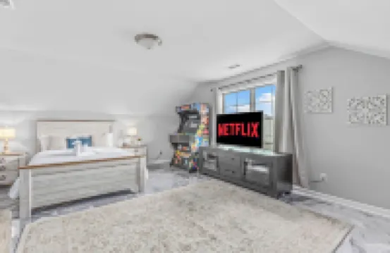 GameDay Fun ' Grill ' 1GB Wi-Fi ' Arcade ' Parking ' Towel Warmer ' 2 Car Garage