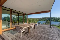 Lakeside Modern Escape  Gym • Kayaks • Fireplace Hotels in Taghkanic