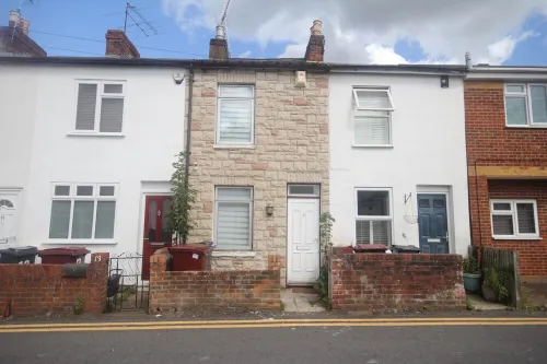 Brunswick Cottage - 2 Bedroom Home Situated in the Hearts of Reading City Centre