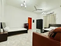 Modern Furnished Family Room In Sharjah فنادق في 