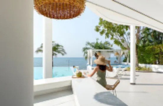 เพียว ซันเซ็ท บีช - บาย มิกิโฮลลิค