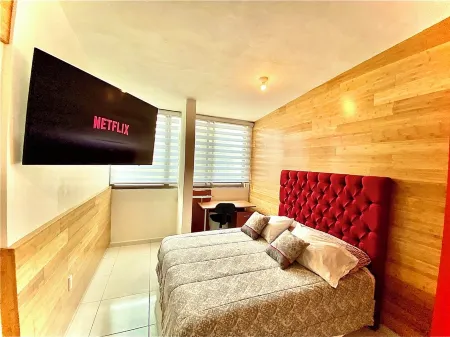 Art & Design Loft, 2 PRIVATE JACUZZIS, POOL, TERRACE AND GRILL!