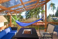 Unique Camano Cabin w/ Mountain + Water Views - Beach