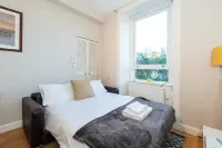 The Westfield, comfortable 2 bedroom apartment that sleeps 4 Отели в г. Slateford