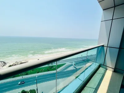 Duplex Spacious 4-bedroom sunset sea views apartment with swimming pool. Hotel di 