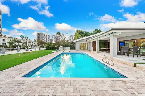 5-bedroom Water Front Villa In Hallandale Beach With Yacht Pick Up In Backyard