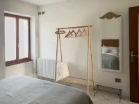 Casa Savina, Stunning Lake and Mountain Views, Private Garden With Parking Space