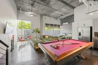 Stylish Loft / Deep Ellum / Downtown Dallas Hotels in Deep Ellum