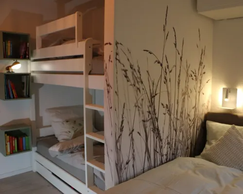 Fewo-BergSeeOase with fireplace, at the Hillebachsee and Hochheide