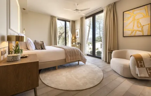 Villa Farniente - Luxury in Provence with swimming pool and private tennis court فنادق في توريت