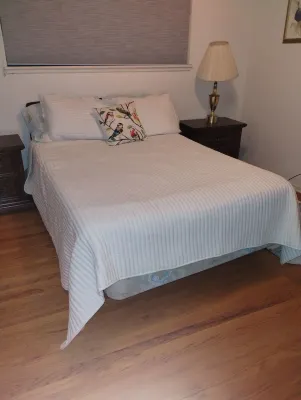 4-bedroom house in Secret Sacramento Upscale Area with AC, WiFi Hotels in Arden-Arcade