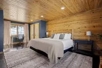 Colorado Home with Hot Tub!  Close to Ski Resorts