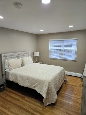 Cozy 2-bedroom apartment 20 mins to NYC with WiFi, AC