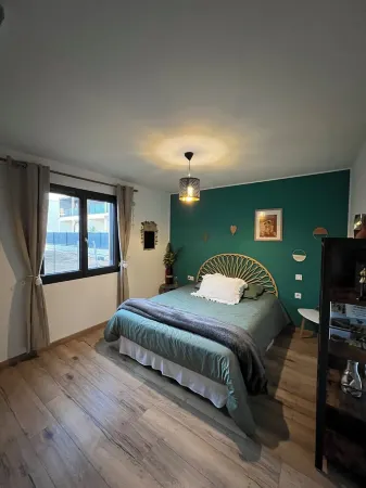 Modern wooden villa between sea and mountains - garden and covered terrace Отели в г. Гизоначча