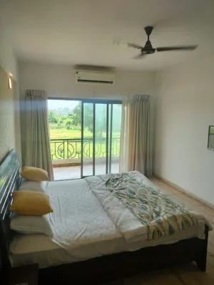 Luxurious 4BHK Flat & Apartment with King Size Bed near Bambolim Beach Goa