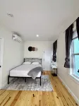 Charming 3-bedroom apartment in superb Schenectady with AC