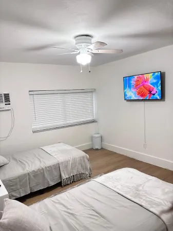 Guest House in North Miami – Privacy & Comfort Just 15 Minutes from the Beach! Отели в г. Север Майами