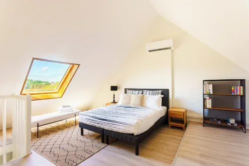 Charming and cosy T2 with sea view and pool access Hotels in Mare Gailard