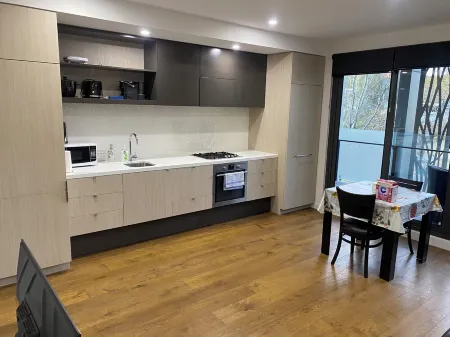 Entire Rental Apartment in West Melbourne Отели в г. Запад Мельбурн
