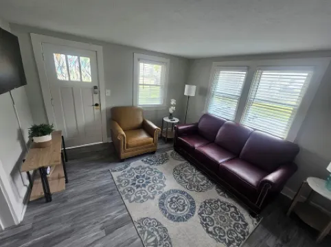 Charming 1-bedroom apartment in wonderful Sandusky with WiFi, AC