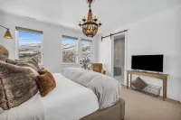 Mountain Lake Getaway - Chef's Kitchen - High End Hotels in Hideout