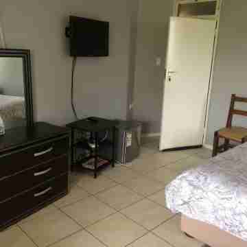 Unit 4 Damara Dardens, Windhoek, Namibia Rooms