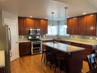 6 Bedroom, 4.5 Bathroom, 2 Kitchen - Spacious & Clean in Quiet Neighborhood