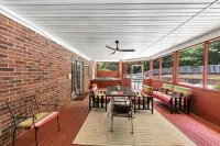 Family Retreat let this serene cul-de-sac jewel rejuvenate your mind and spirit.