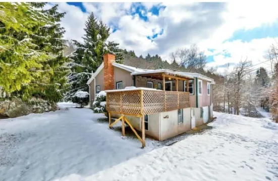 Delightful 3-bedroom chalet with WiFi in Windham