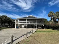 Palmetto Dream is a 4-bedroom 2.5 bath house located on 2nd Row with Great Views - 4-Star