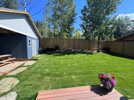 Alpine Escape-Completely Renovated Home, 20 minutes from Jasper Park Gates