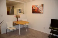 Charming 1-bedroom apartment in marvelous Boulder with gardens all around.