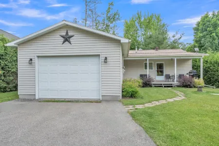 Muskoka Retreat-Sparrow L. Clean Reno'd CAC Sunsets Shallow sandy entry Sleeps 8