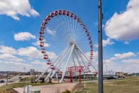 Lux 2BR Condo w/Jacuzzi, fast Wifi, Clubhouse, Gym