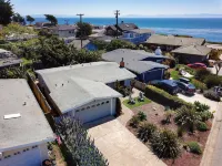 Fantastic Location, Steps to Ocean, Clean Comfortable House...