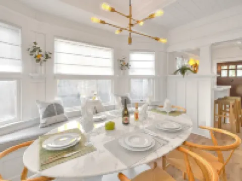 Heavenly Retreat 2 Minute Walk to Beach Hotels in Venice