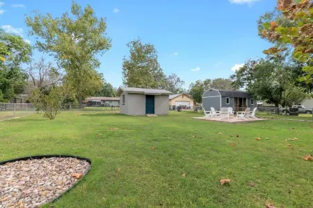 Gorgeous Home with Grill 5Min from MainSt!