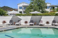 UpValley Inn & Hot Springs Napa Valley, an Ascend Collection Hotel - مسبح