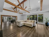 Charming 4-bedroom house in lovely Richland Hills Hotels in Richland Hills