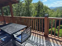 Sunset Vista 4BR Retreat with Stunning Mountain Views + Hot Tub + POOL! - Mountain view