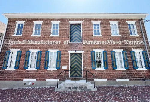Bischoff Inn - Former 1870 Furniture Factory Now 5 Room Boutique Hotel
