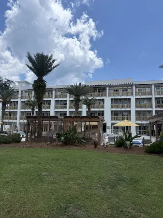 The Pointe on 30A. Included 2 Chairs with 1 Umbrella Beach Set up + 2 Bikes