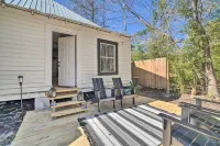 Cozy Livingston House w/ Fenced Yard + Patio! - Parkering